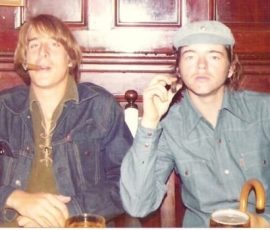 Jeff_Gray__amp__Greg_Binzer_London_pub_1976