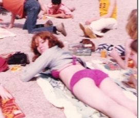 Keeta_Herrin_on_beach_in_Spain__75